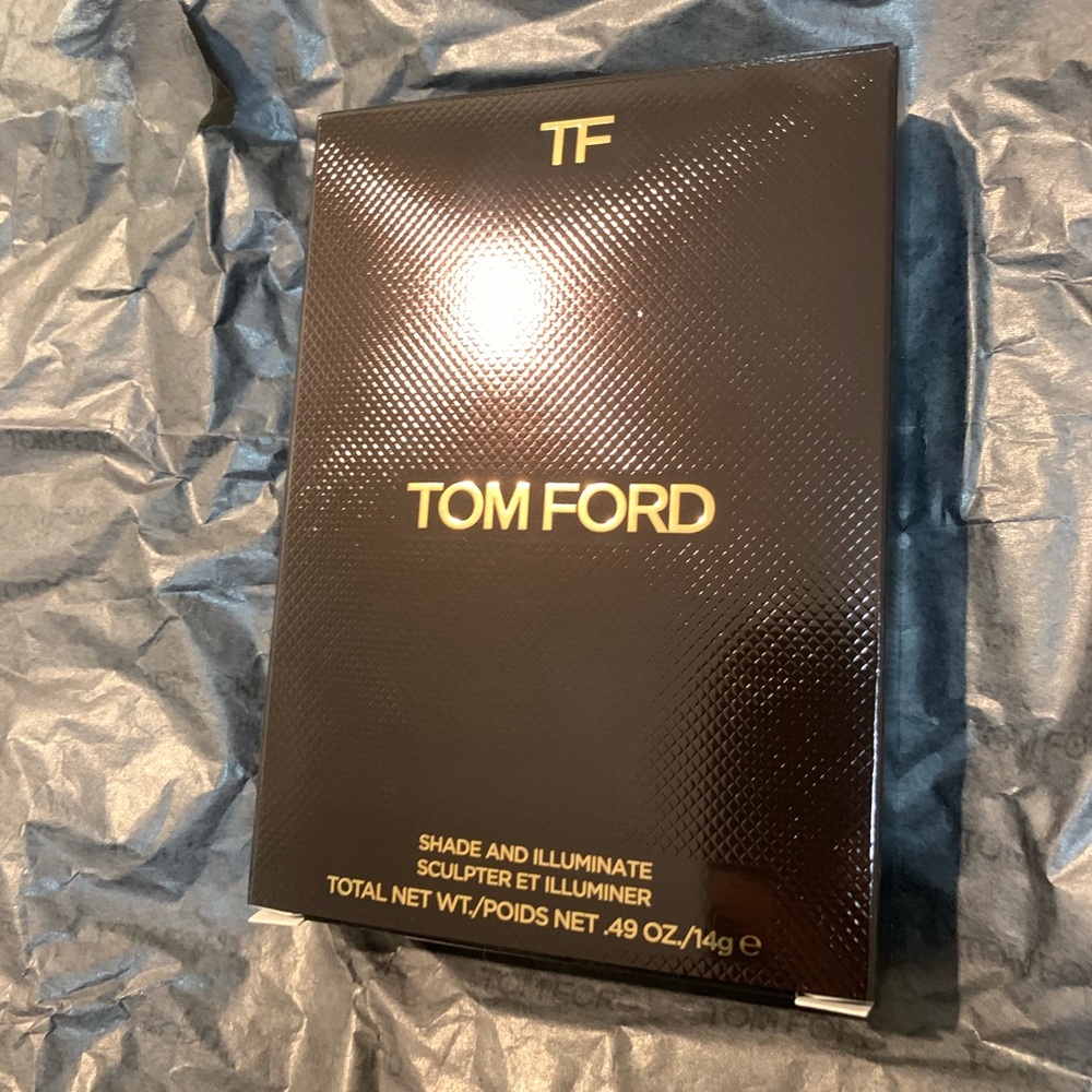 TOM FORD Shade and Illuminate Makeup Intensity 0.5